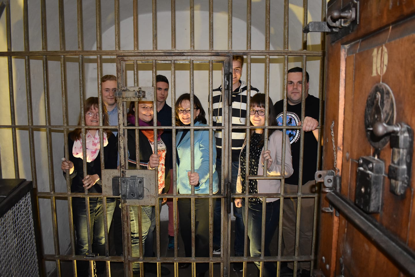 JU-Nuernberger-Land-hinter-Gittern.jpg