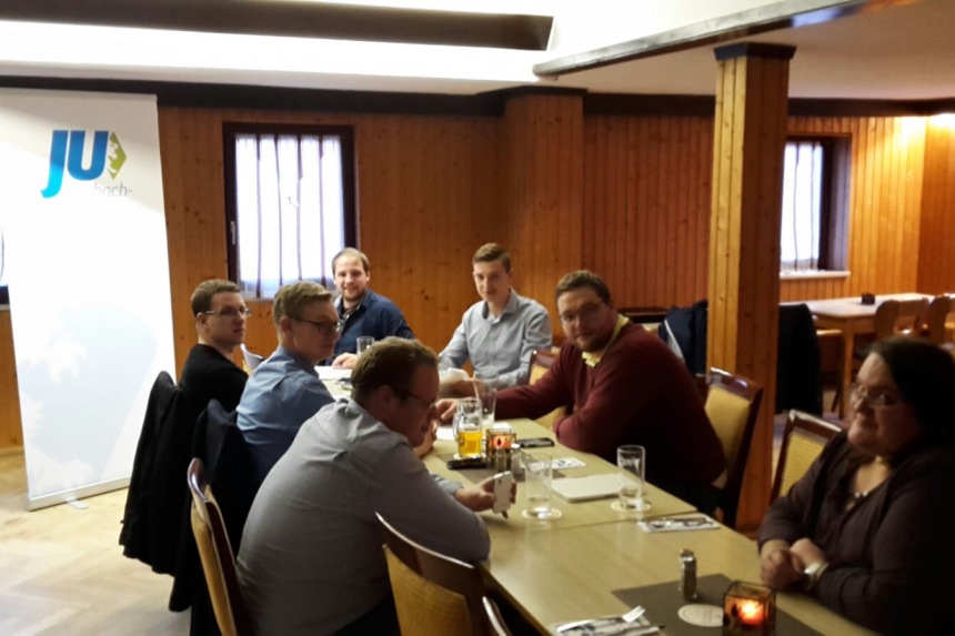 kaweihenzell2016.jpg