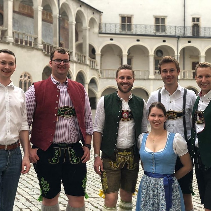 Die Delegation aus dem Berchtesgadener Land mit dem Bezirksvorsitzenden Daniel Artmann (Mitte): Anton Weiß, Florian Schwaiger, Hannah Lotze, Alexander Wimmer und Maximilian Lederer