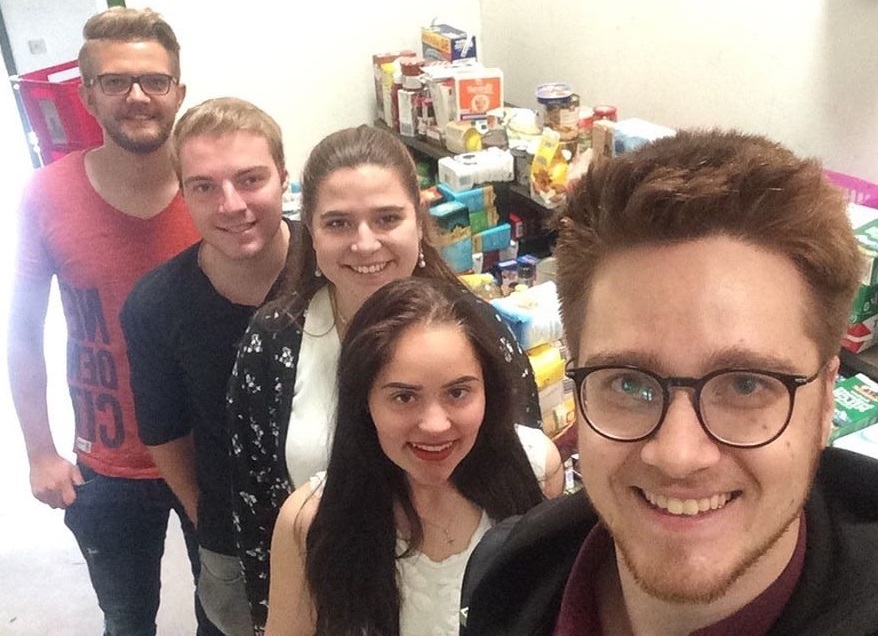 gruppenselfiesammelaktion2019zugeschnitten.jpg