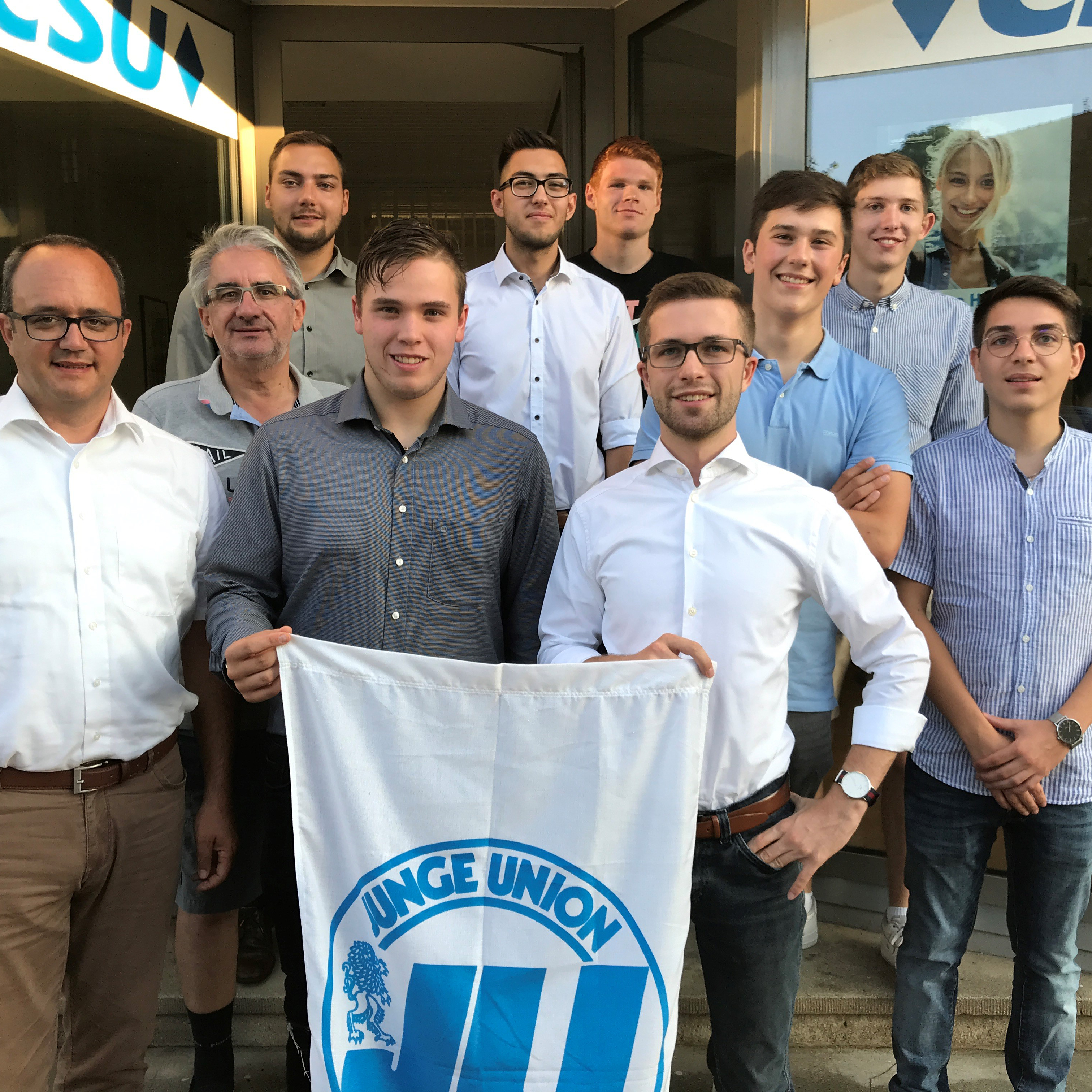 foto-der-vorstandschaft-und-gaesten-one1.jpg