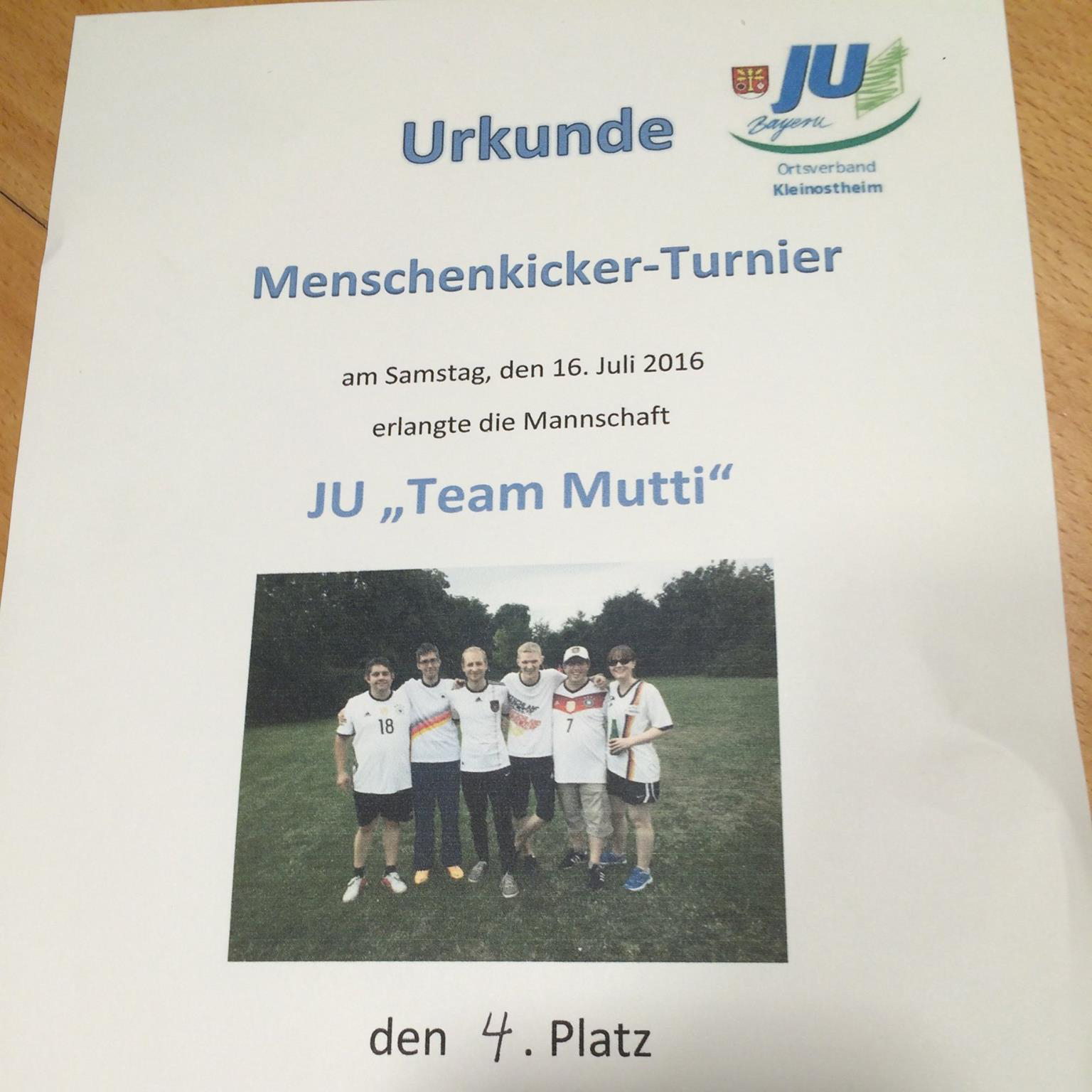 2016menschenkickerturnier-10.jpg