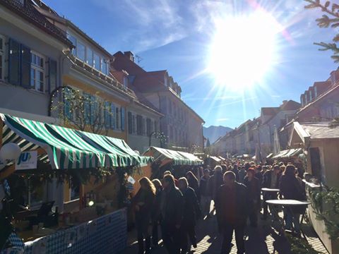 christkindlmarkt-stand,-1,-2016.jpg